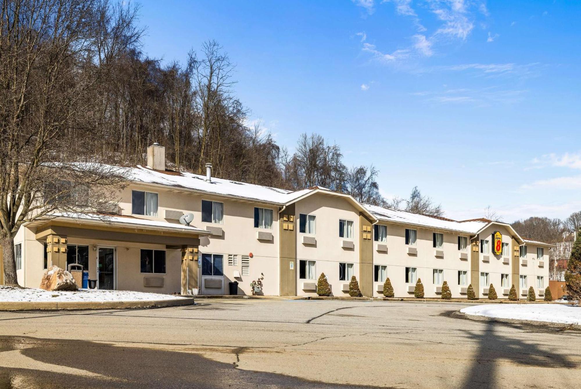 Super 8 By Wyndham Pittsburgh/Monroeville Exterior photo
